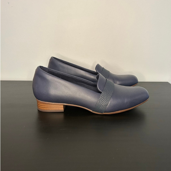 Clarks Juliet Ariel Navy Leather Loafer - Size 7 - Picture 1 of 8